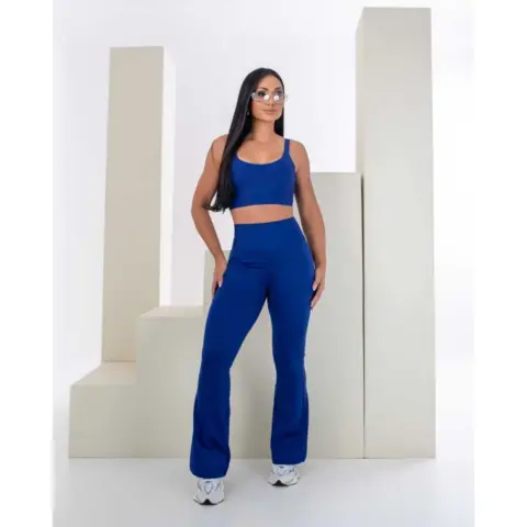 Conjunto Fitness Flare com Top Azul-Marinho